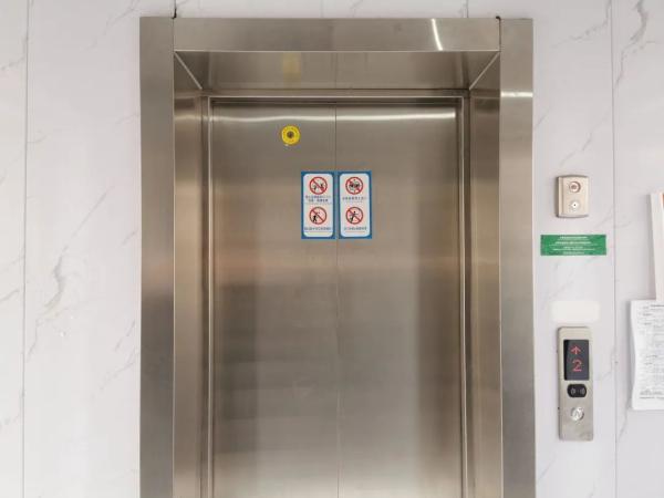 上海宝山区为方便居民回家，加快推进电梯加装工程